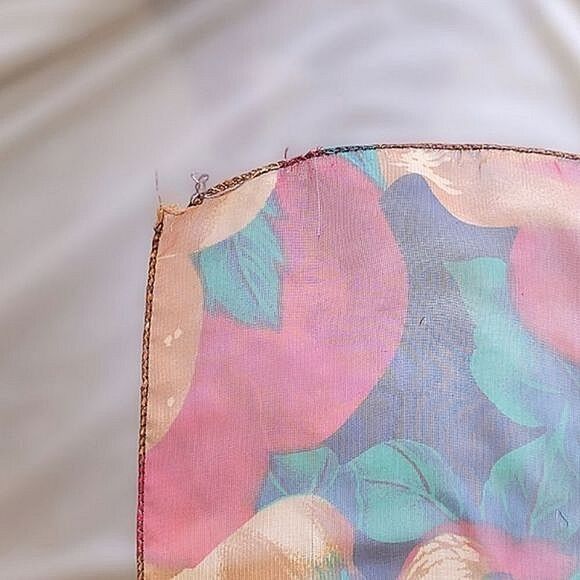 Vtg sheer chiffon apple & pear print shawl - Picture 8 of 9